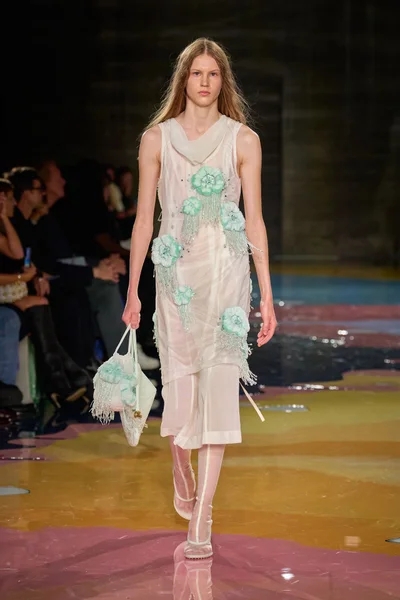 Look 64